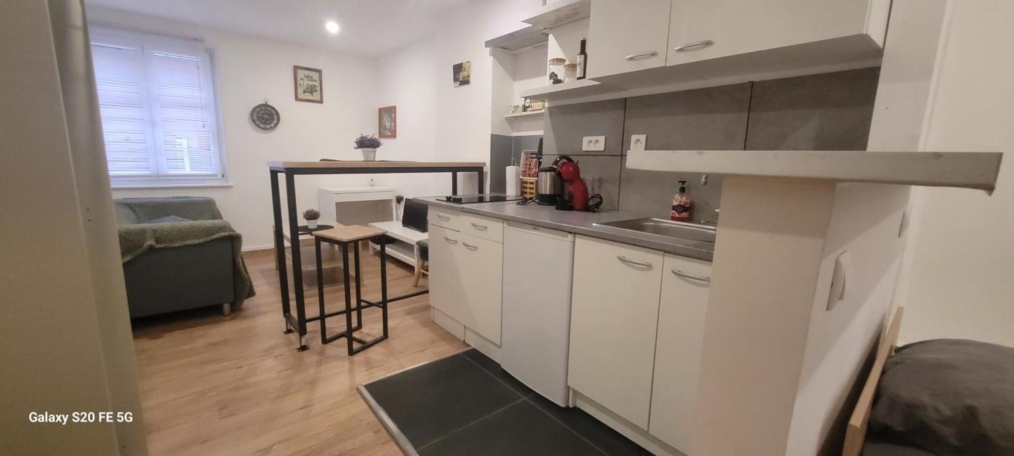 Studio Petit Battant Wifi Supercentre Tres Calme Безансон Екстериор снимка