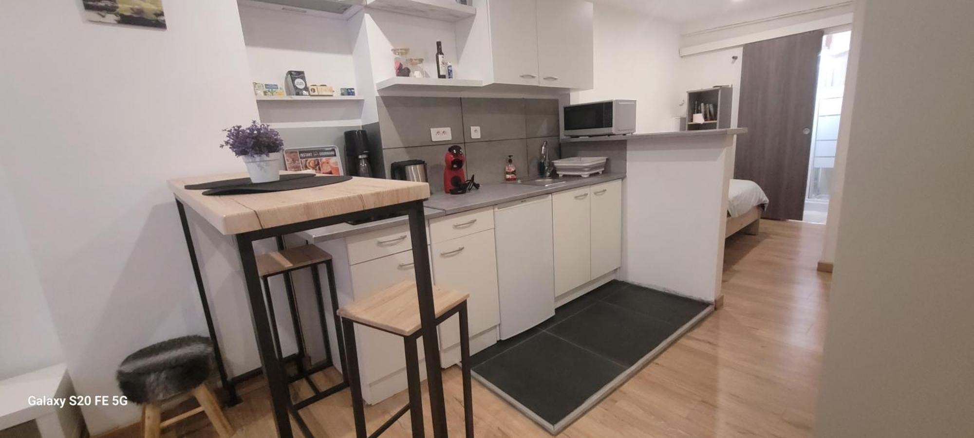 Studio Petit Battant Wifi Supercentre Tres Calme Безансон Екстериор снимка